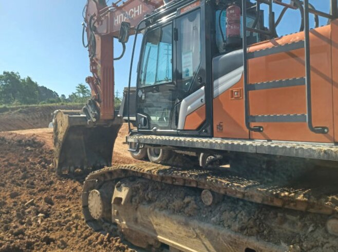 Hitachi ZX490LCH-7