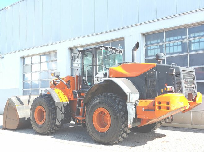 Hitachi ZW310-6
