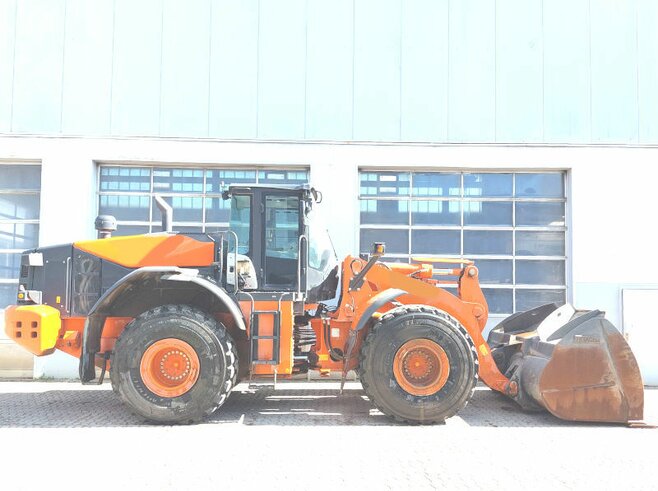 Hitachi ZW310-6