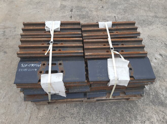 Hitachi Dreisteg Bodenplatten 600mm inkl. Laufrollenschutz