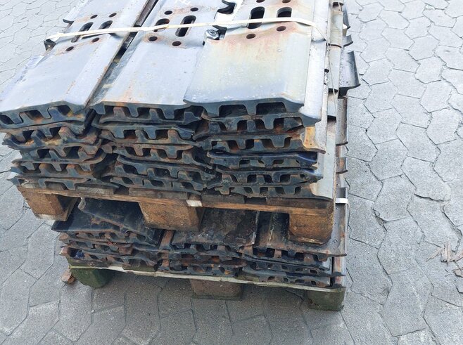 Hitachi Bodenplatten 600mm Dreisteg
