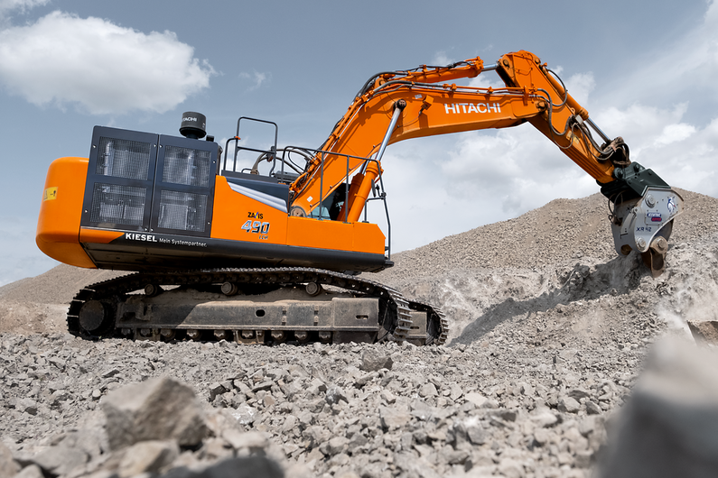 Hitachi  Duża koparka gąsienicowa Hitachi ZX490-7 