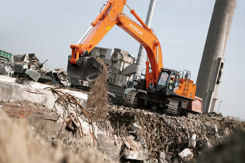 Hitachi  Duża koparka gąsienicowa Hitachi ZX690-7 