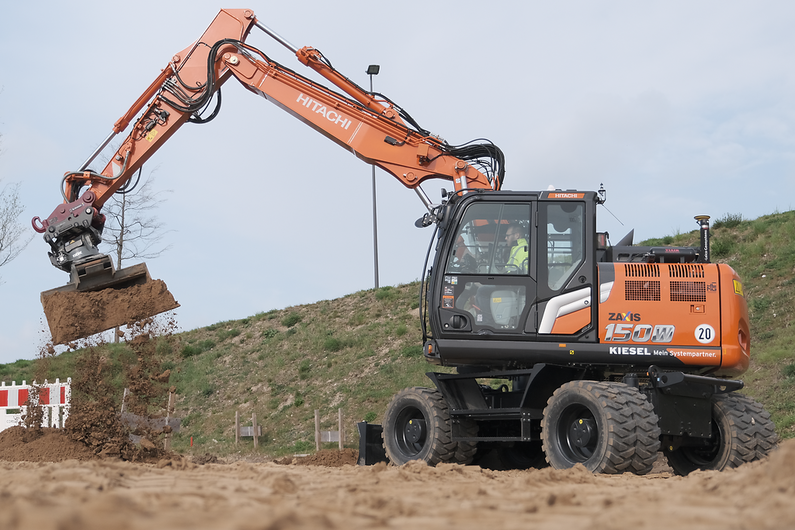 Hitachi  ZX150W-7