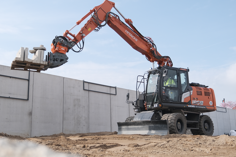 Hitachi  ZX180W-7