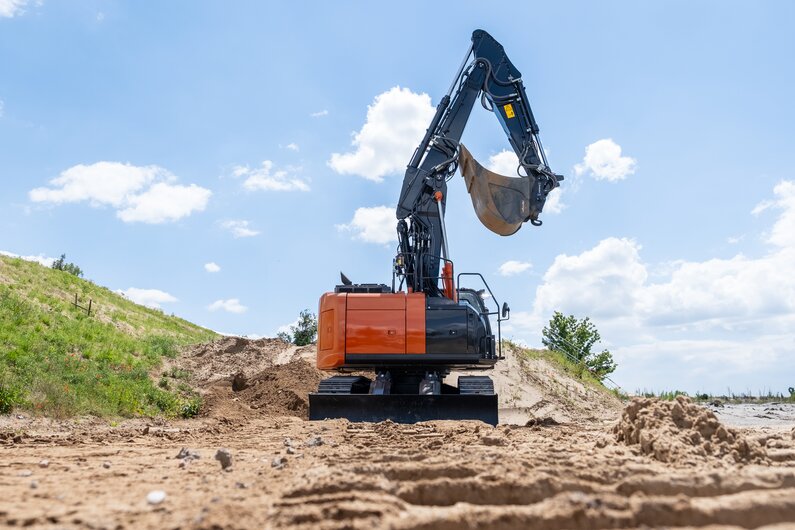 KTEG Koparka gąsienicowa Hitachi ZX300-7