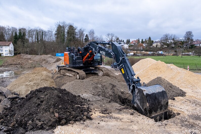 KTEG Koparka gąsienicowa Hitachi ZX300-7