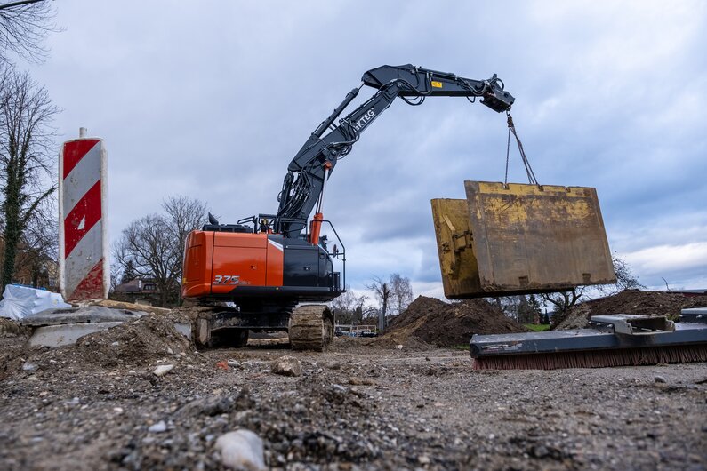 KTEG Koparka gąsienicowa Hitachi ZX300-7